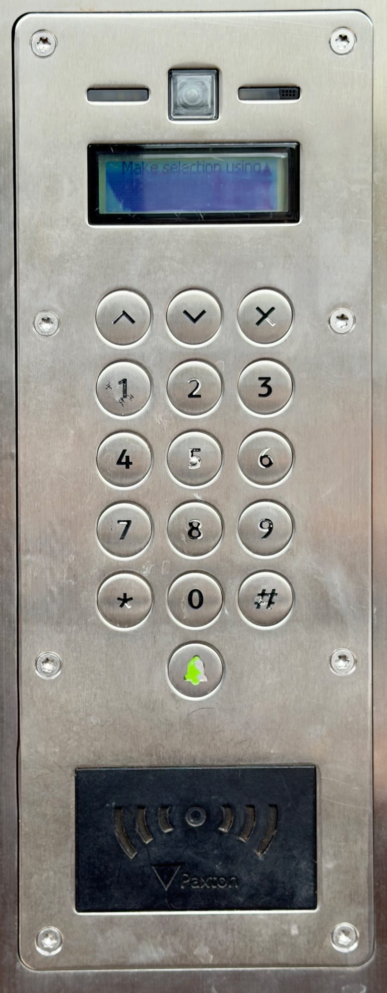 Image of the entry system at CECOS House